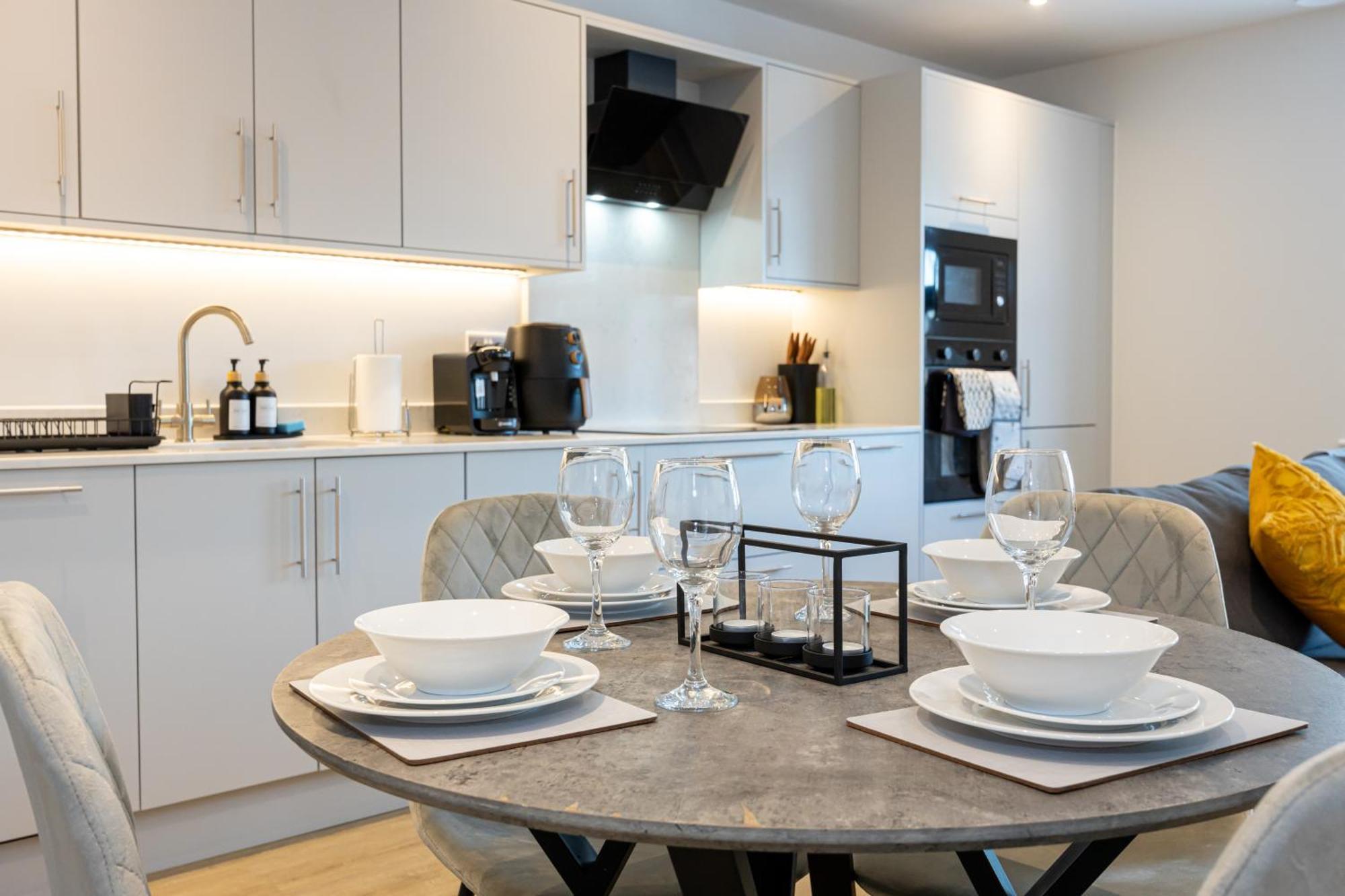 Modern 2 Bed Near Wythenshawe Hospital And Manchester Airport With Parking מראה חיצוני תמונה